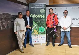 Isabel Fernández, Pablo Miguel López, Luis Cayetano Martínez y José Luis Lázaro durante la presentación del torneo.