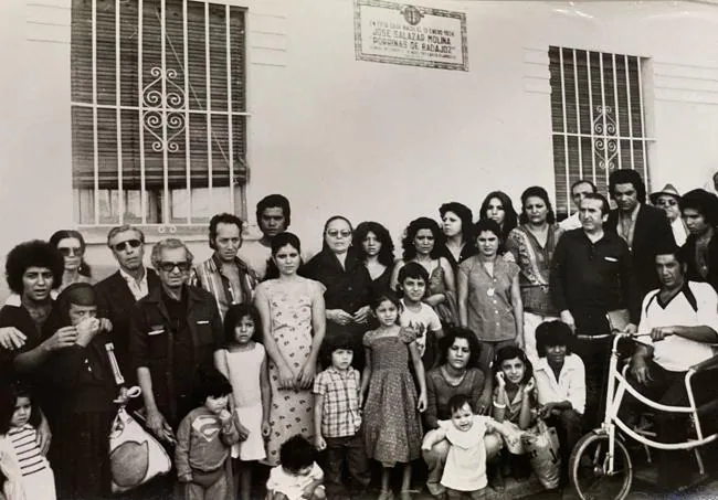 Familiares de Porrina el 4 de septiembre de 1979 cuando el Ayuntamiento puso una placa en la calle de Badajoz donde nació (antes calle Atocha, hoy calle Porrina).
