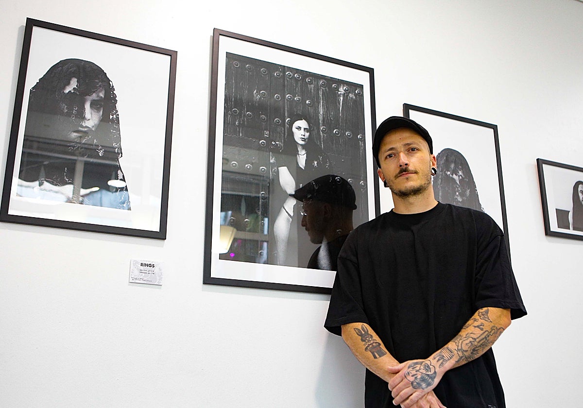 Carlos Durán presenta en Belleartes la exposición 'A cara de perro'.