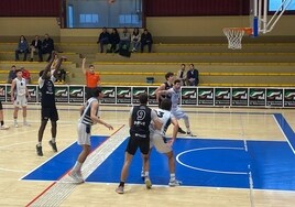 Partido de Copa entre el CBA y el Baloncesto Badajoz.