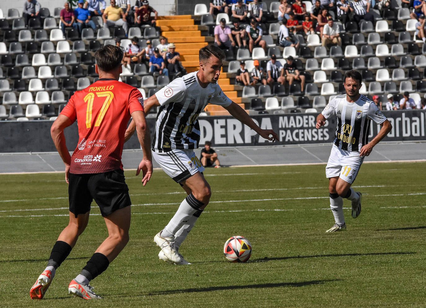 Las mejores imágenes de la victoria del Badajoz ante el Mensajero