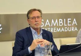 Andrés Moriano, diputado autonómico del PSOE, durante la Comisión de Economía .