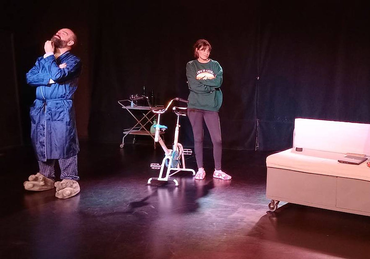 Escena de 'Héroes, una comedia confinada'