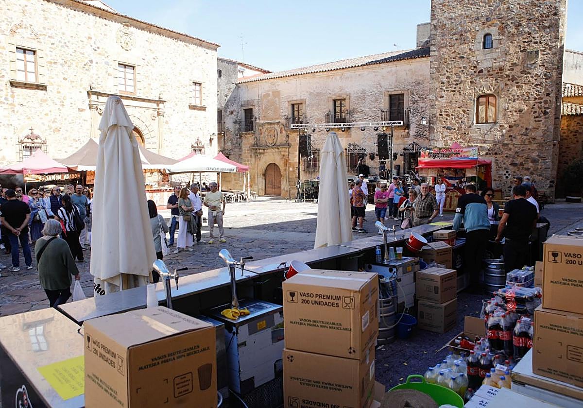 Barra instalada en la plaza de Santa María el pasado fin de semana para el Mercado de la Primavera.