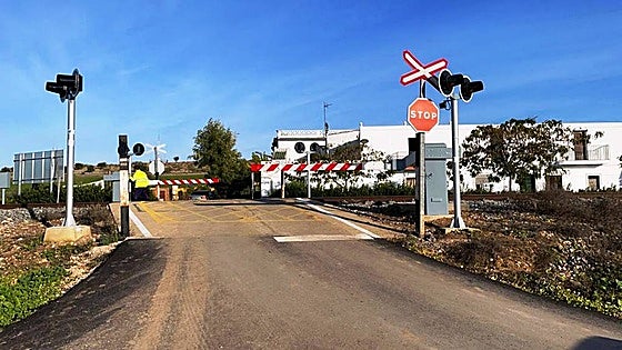 Adif destina 8,4 millones en la mejora de 22 pasos a nivel en la provincia de Badajoz