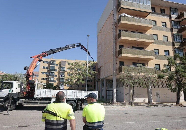 Concluye en menos de cuatro horas la primera fase de la reparación de la fachada derrumbada en Nuevo Cáceres