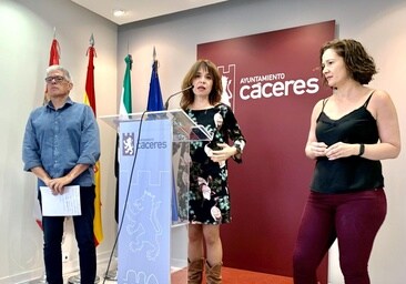 «El Ayuntamiento de Cáceres está dando a dedo la organización de mercados a una asociación»