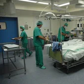Extremadura es la región en la que más tiempo tardan en ser operados sus pacientes.