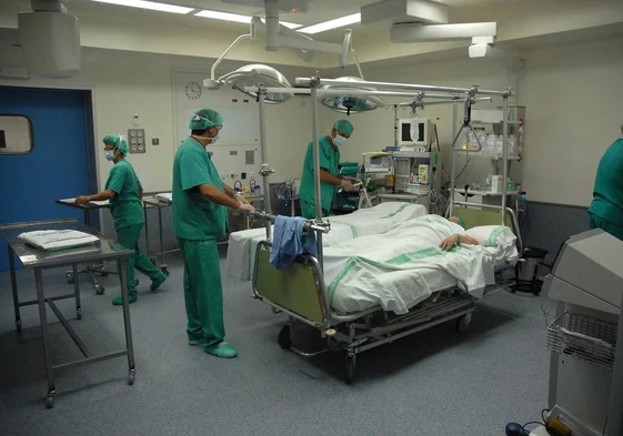 Extremadura es la región en la que más tiempo tardan en ser operados sus pacientes.