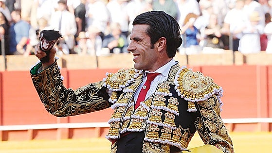 Emilio de Justo protagoniza la actuación más completa y corta una oreja