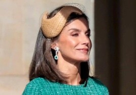 El tocado que ha lucido la reina Letizia se ha llevado todas las miradas.