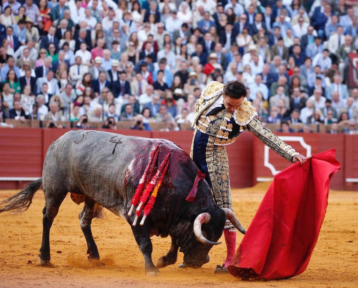 Emilio de Justo, triunfador de la tarde en Sevilla
