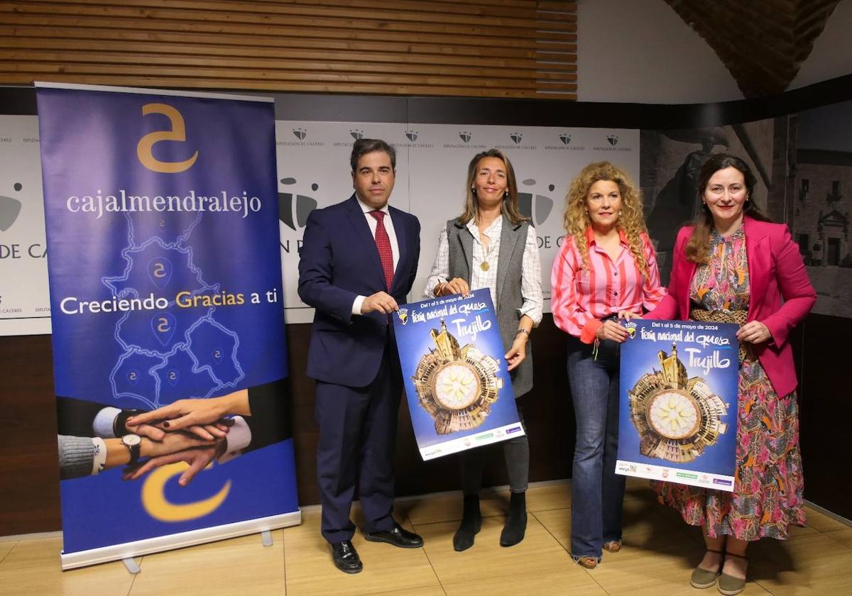 Representantes institucionales en la presentación de la muestra.