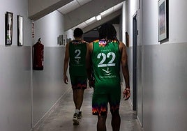 Gant y Bonilla se retiran al vestuario tras el partido