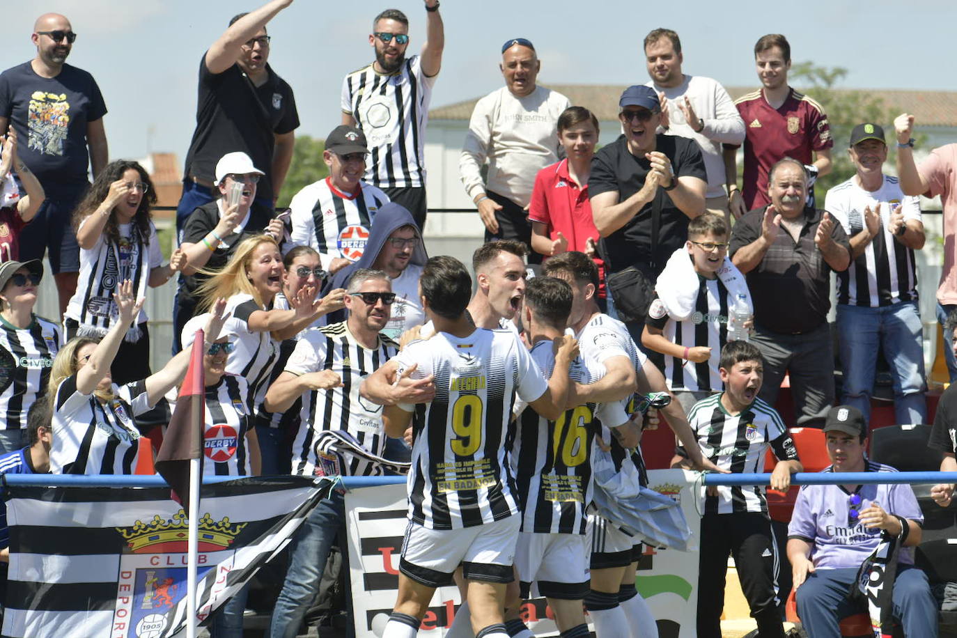 Las mejores imágenes del Montijo-Badajoz (1-2)