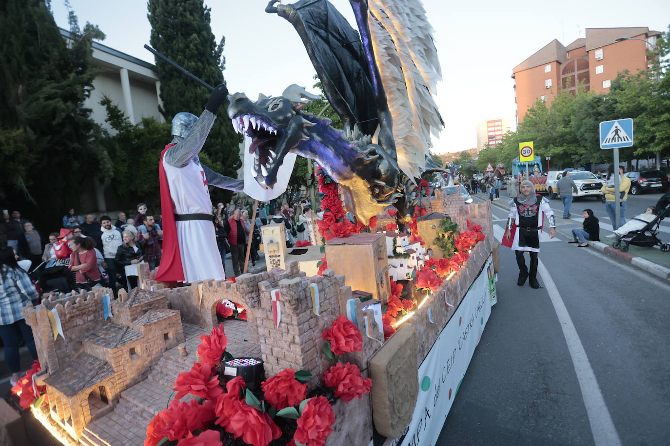 Imágenes del desfile de San Jorge en Cáceres