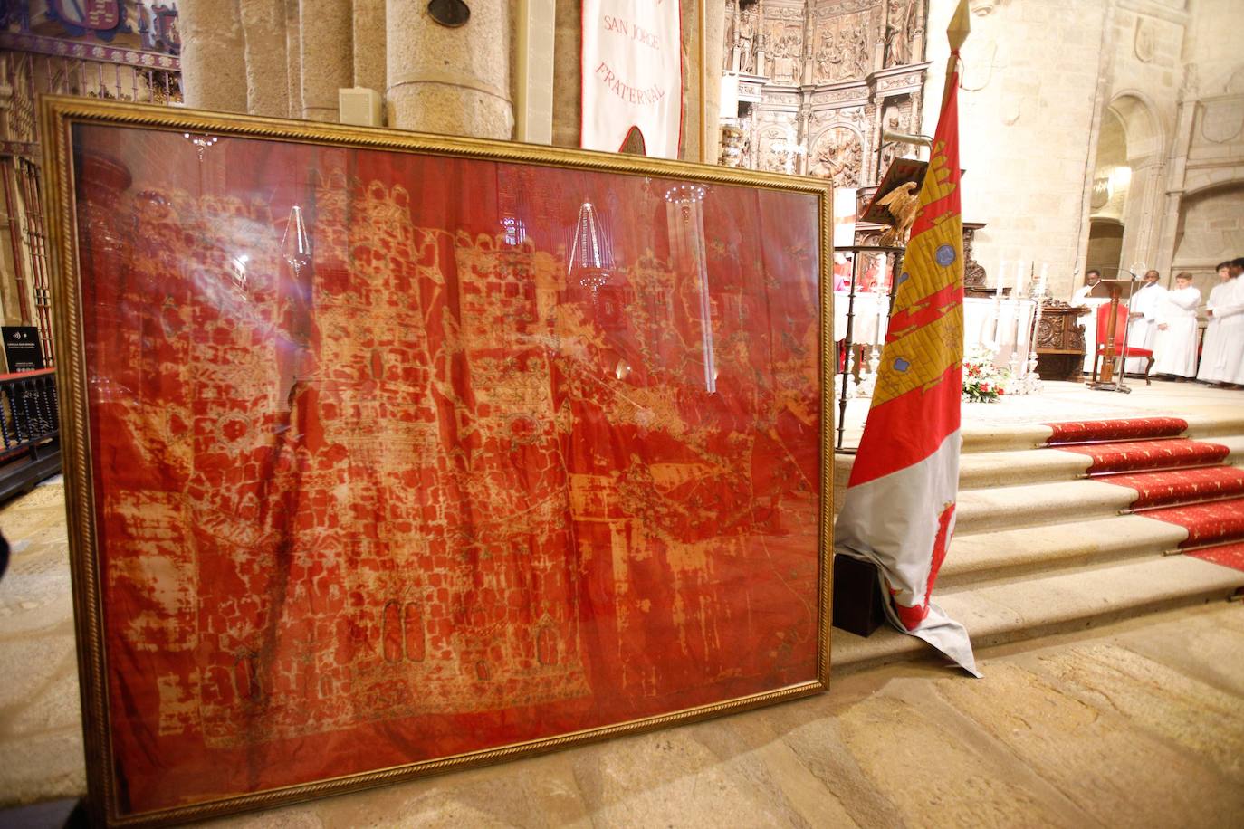 El pendón de San Jorge vuelve a tremolar en Cáceres