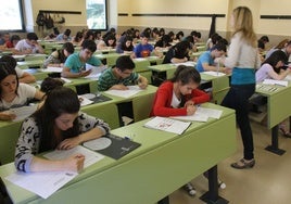 Imagen de archivo de alumnos de Bachillerato en un examen.