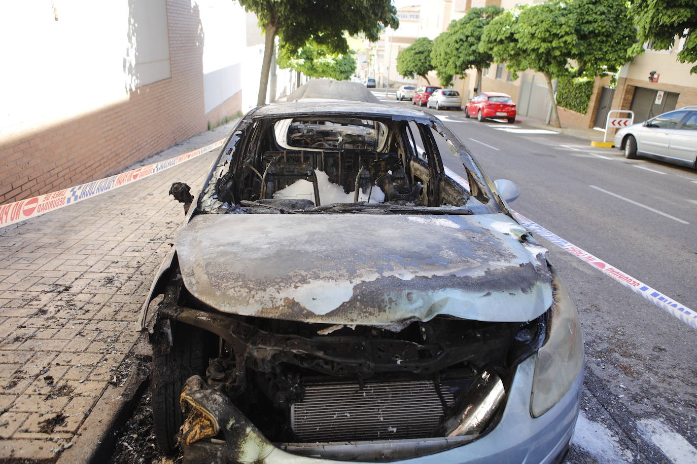 Así han quedado los dos vehículos que han ardido en el R-66 de Cáceres