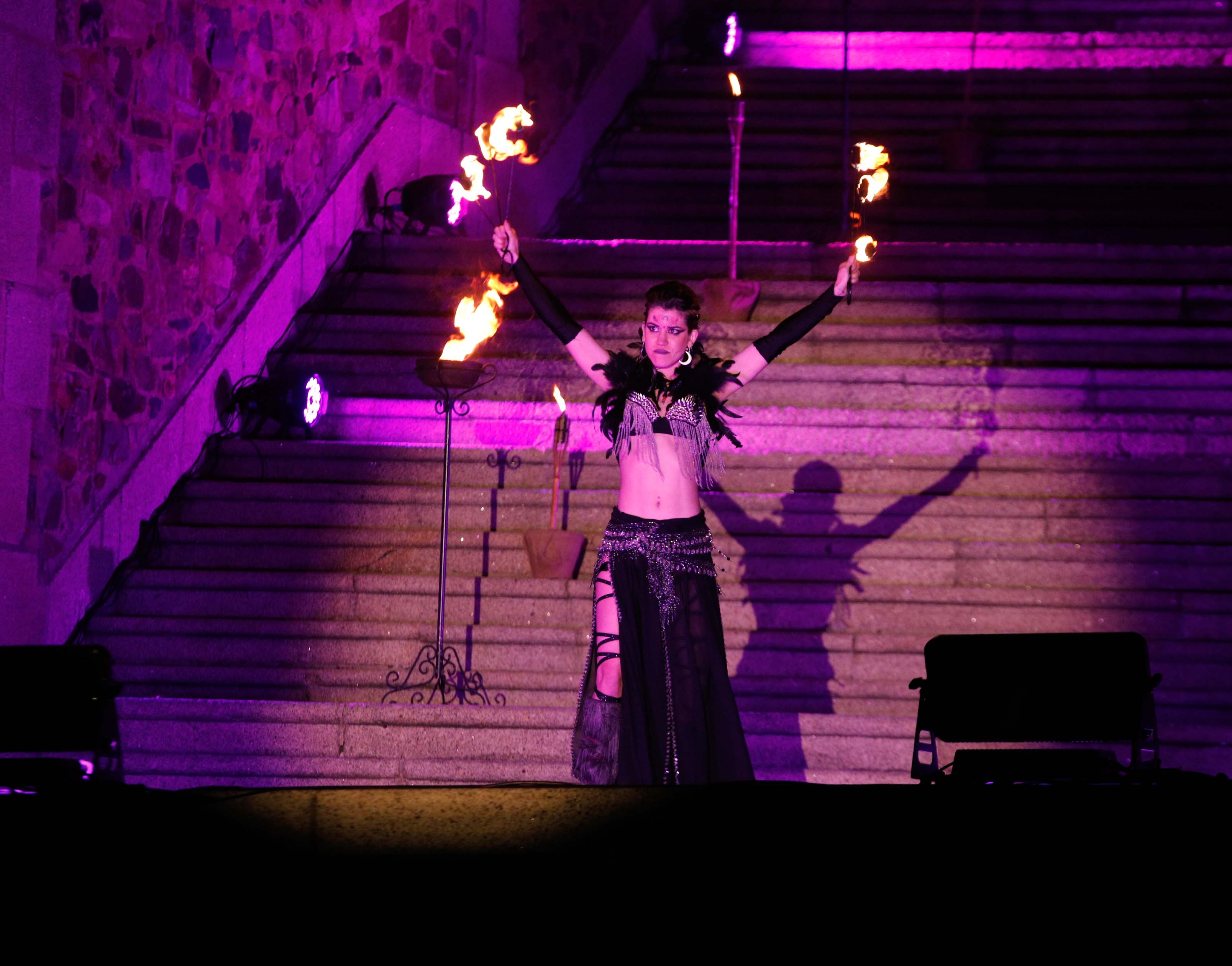 Imágenes de la quema del dragón en el desfile de San Jorge