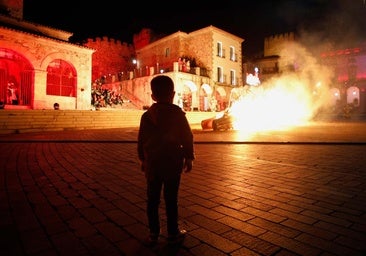 Imágenes de la quema del dragón en el desfile de San Jorge