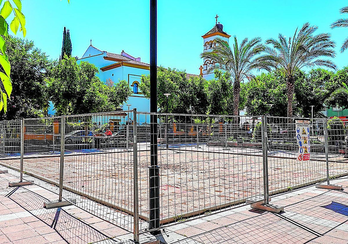 Renovación de los juegos en la plaza Santiago Arolo.