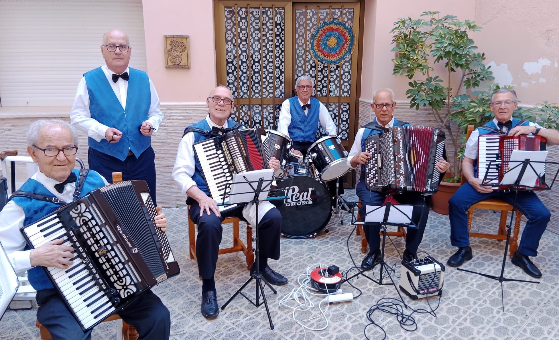 Rondalla de acordeones de la Plaza Mayor.