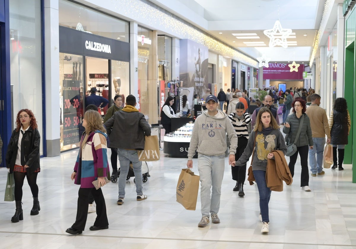 Centro comercial El Faro, principal polo de atracción comercial de la ciudad de Badajoz.