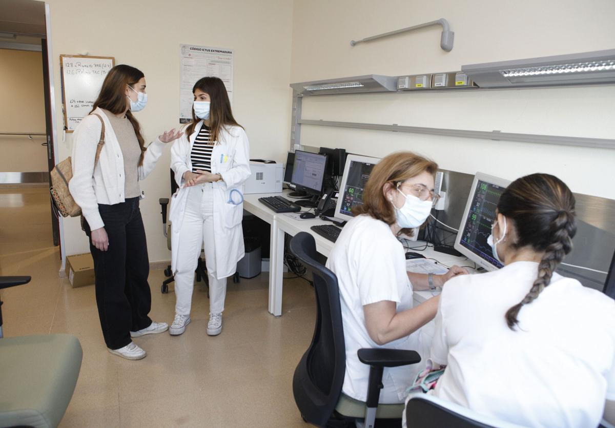 Imagen de archivo de jornada de puertas abiertas para futuros MIR en el Hospital Universitario de Cáceres.