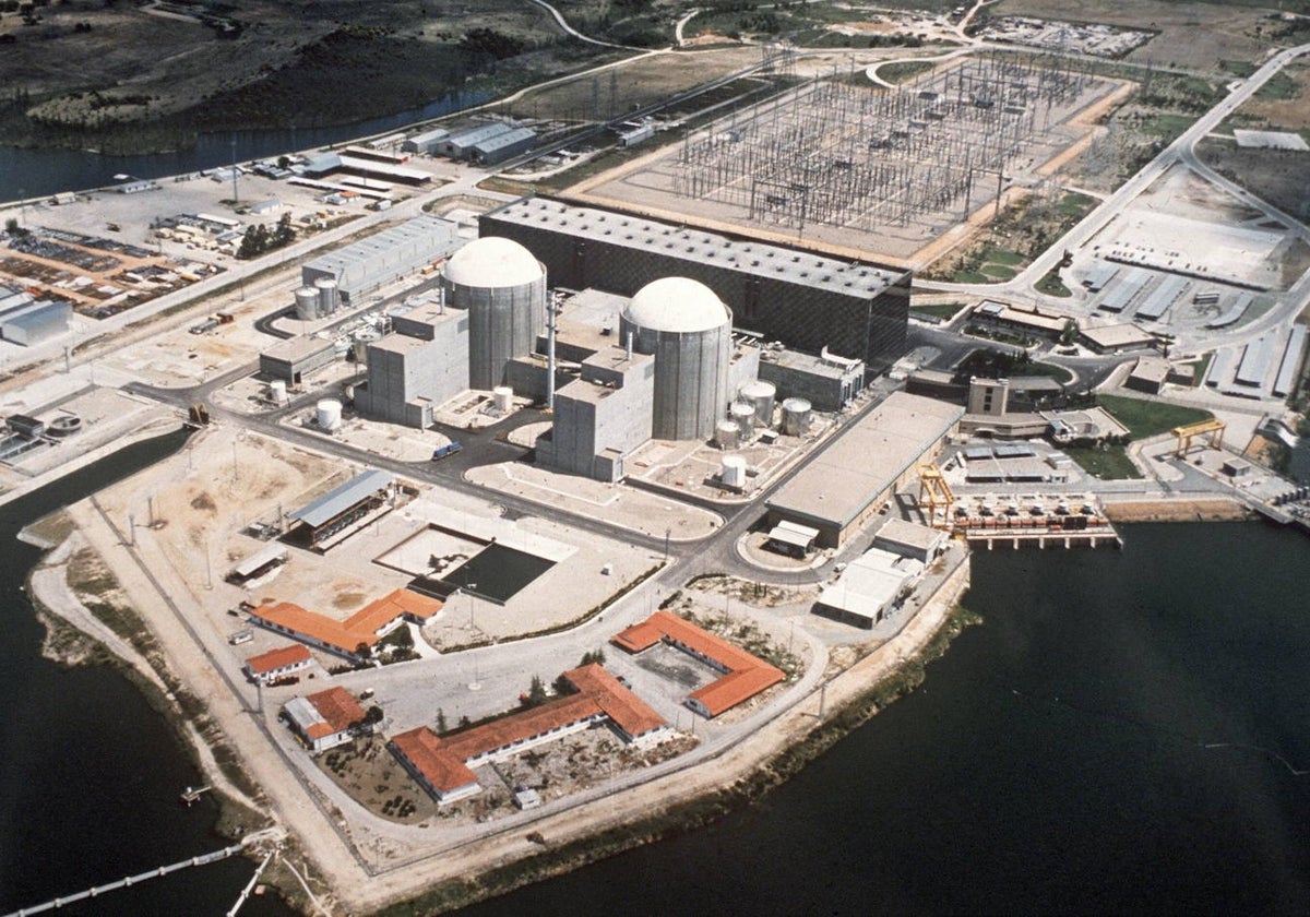 Vista aérea de la central nuclear de Almaraz.