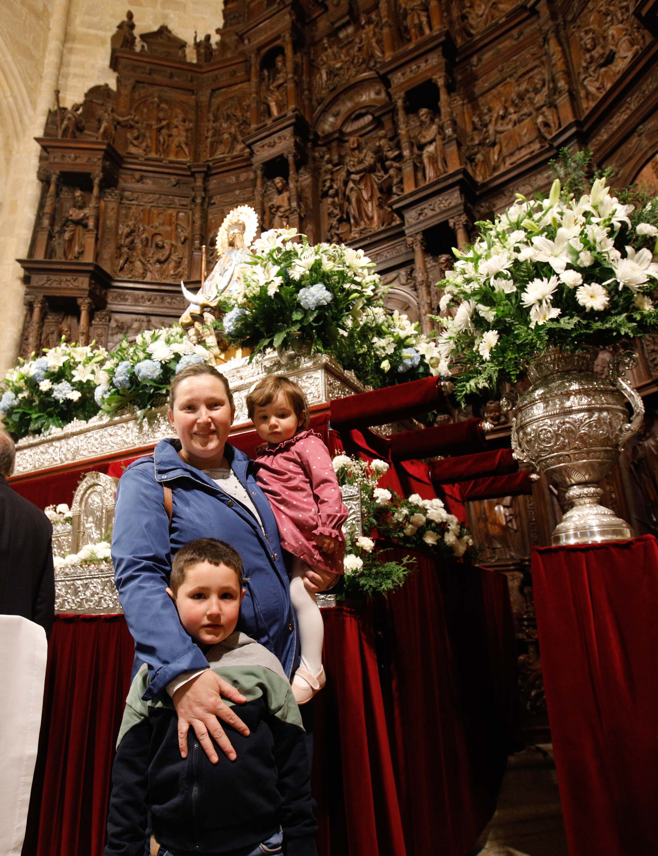 Búscate en la presentación de los bebés cacereños a la Virgen de la Montaña (II)