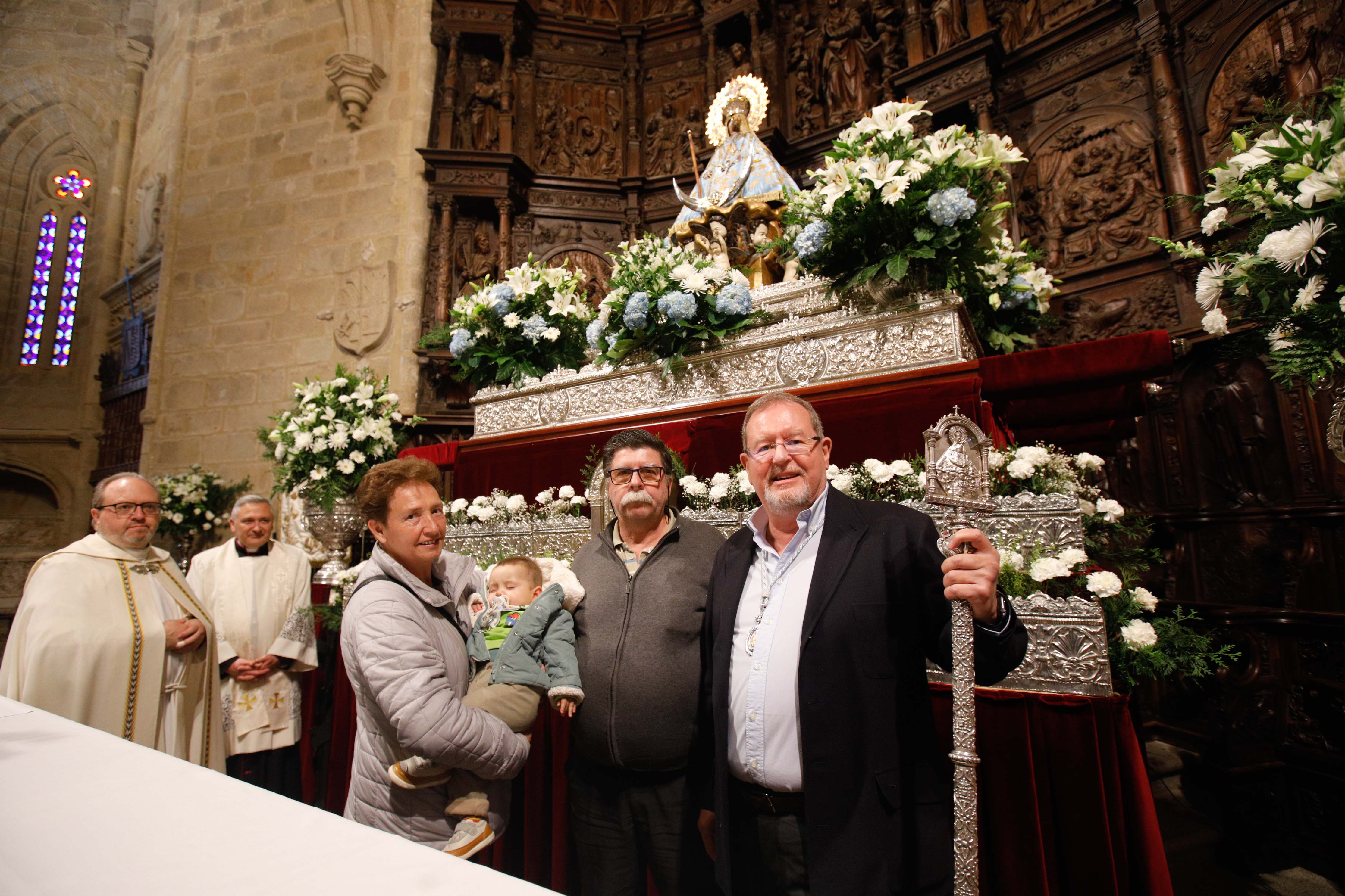 Búscate en la presentación de los bebés cacereños a la Virgen de la Montaña (II)