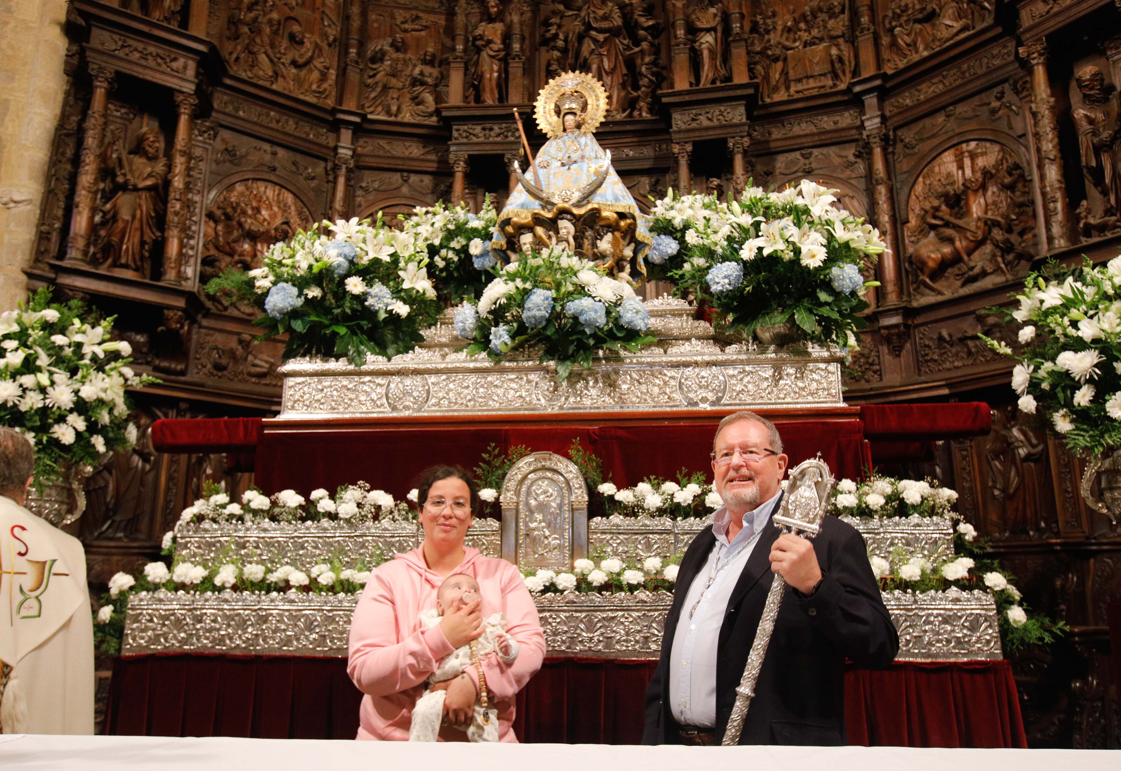 Búscate en la presentación de los bebés cacereños a la Virgen de la Montaña (I)