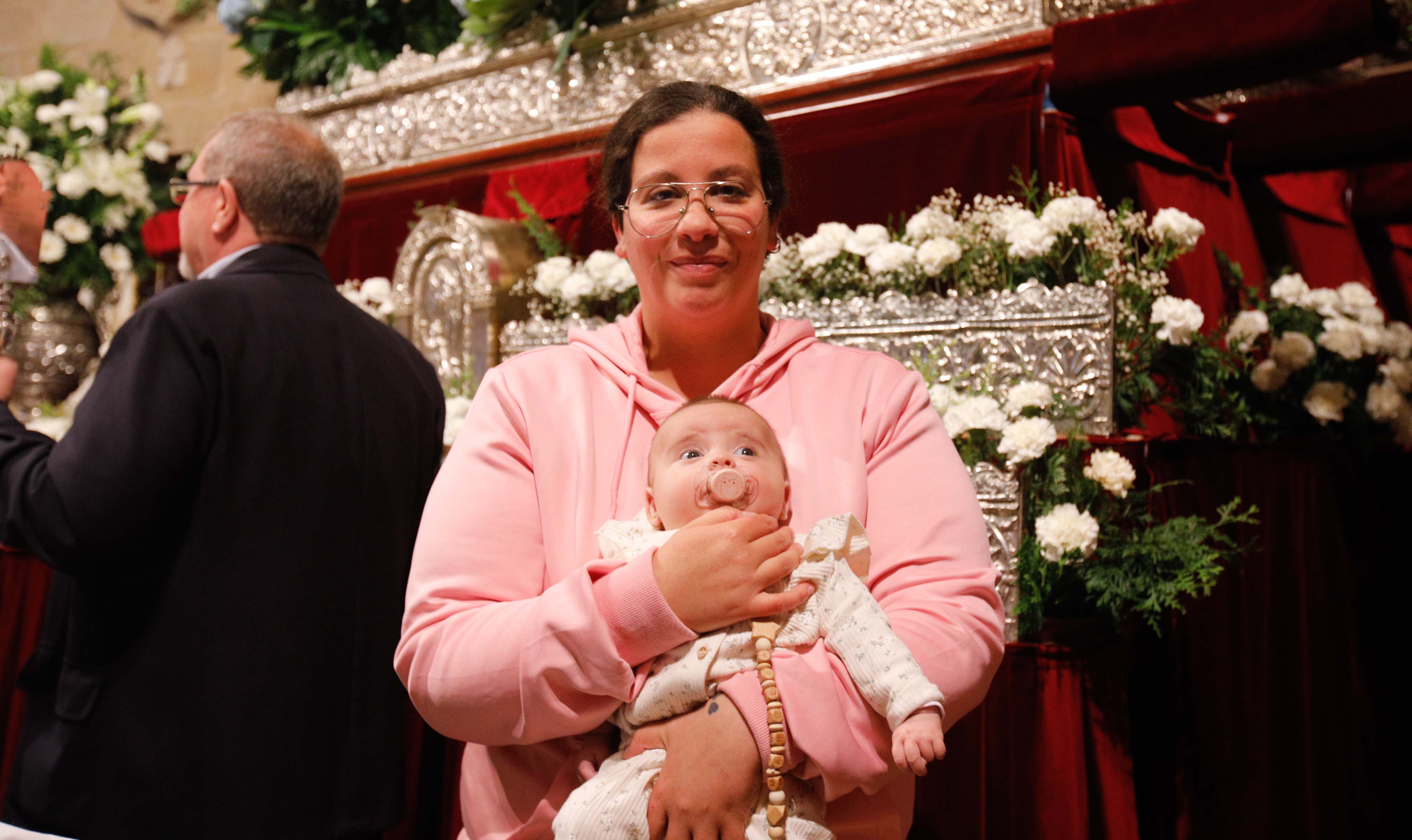 Búscate en la presentación de los bebés cacereños a la Virgen de la Montaña (I)