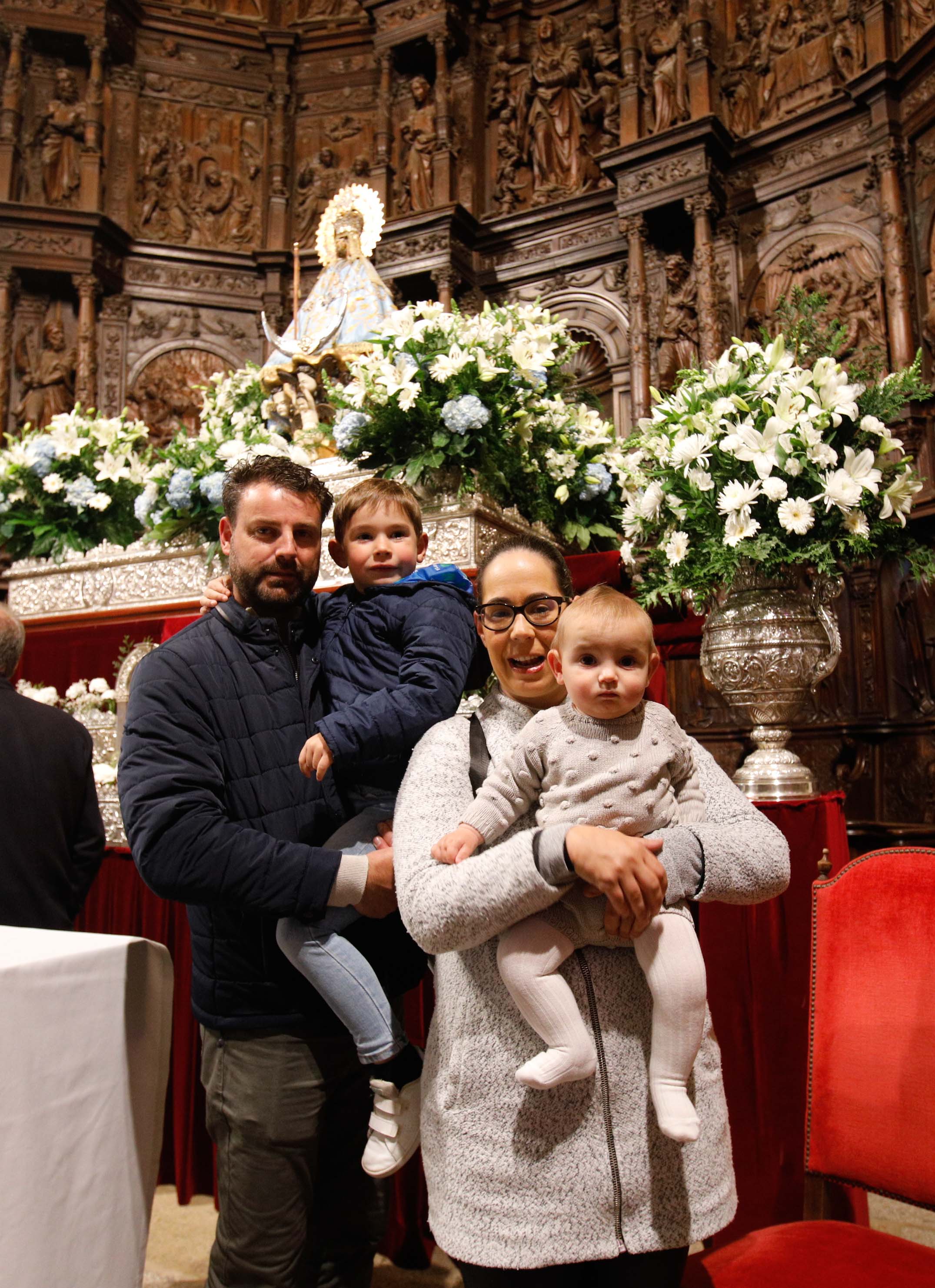 Búscate en la presentación de los bebés cacereños a la Virgen de la Montaña (I)