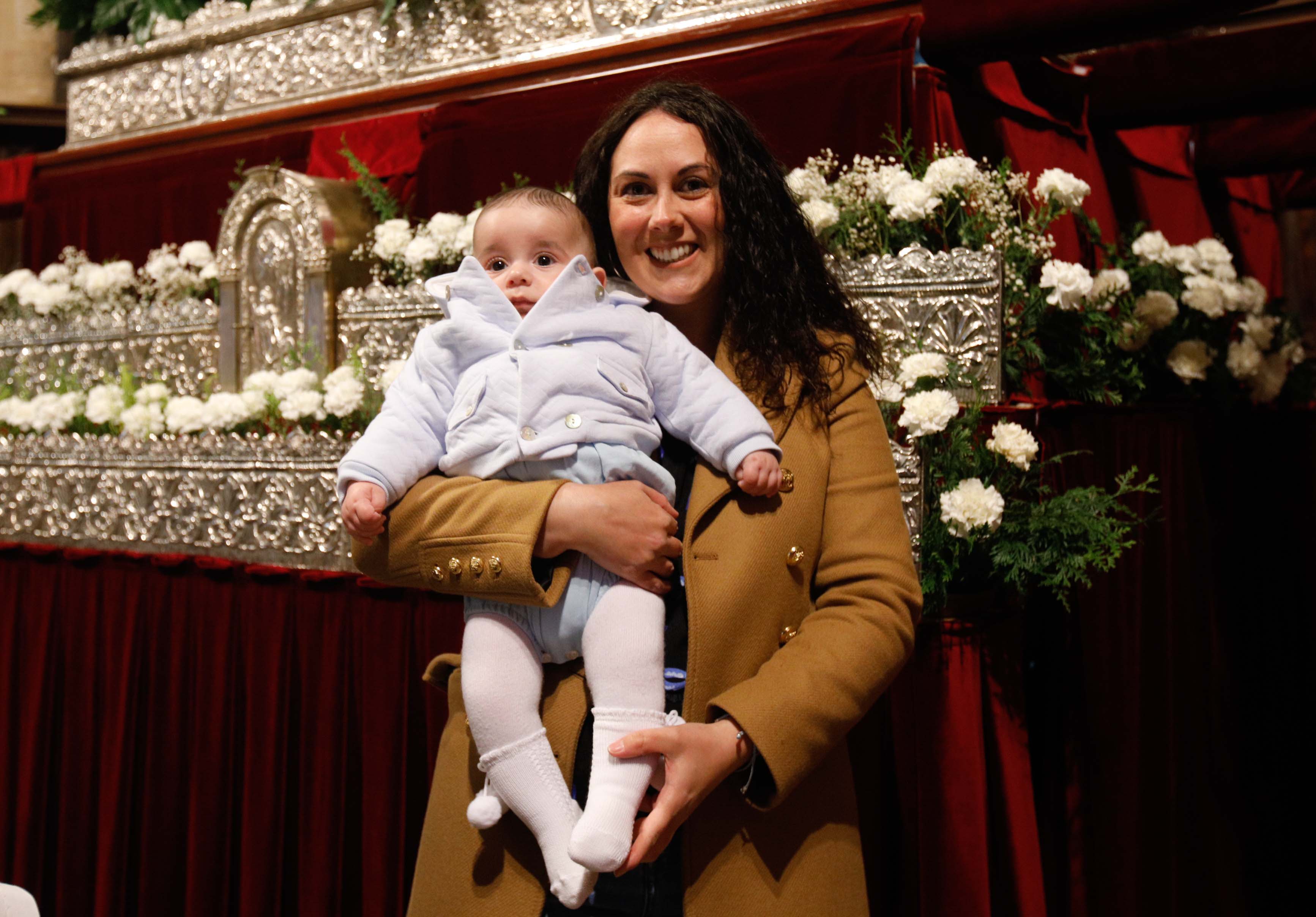 Búscate en la presentación de los bebés cacereños a la Virgen de la Montaña (I)