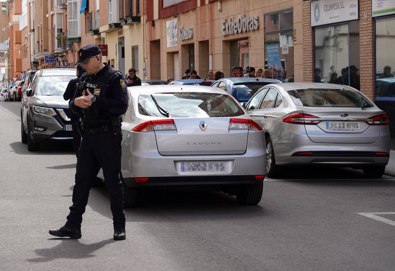 Consternación en la calle del matricidio en Badajoz