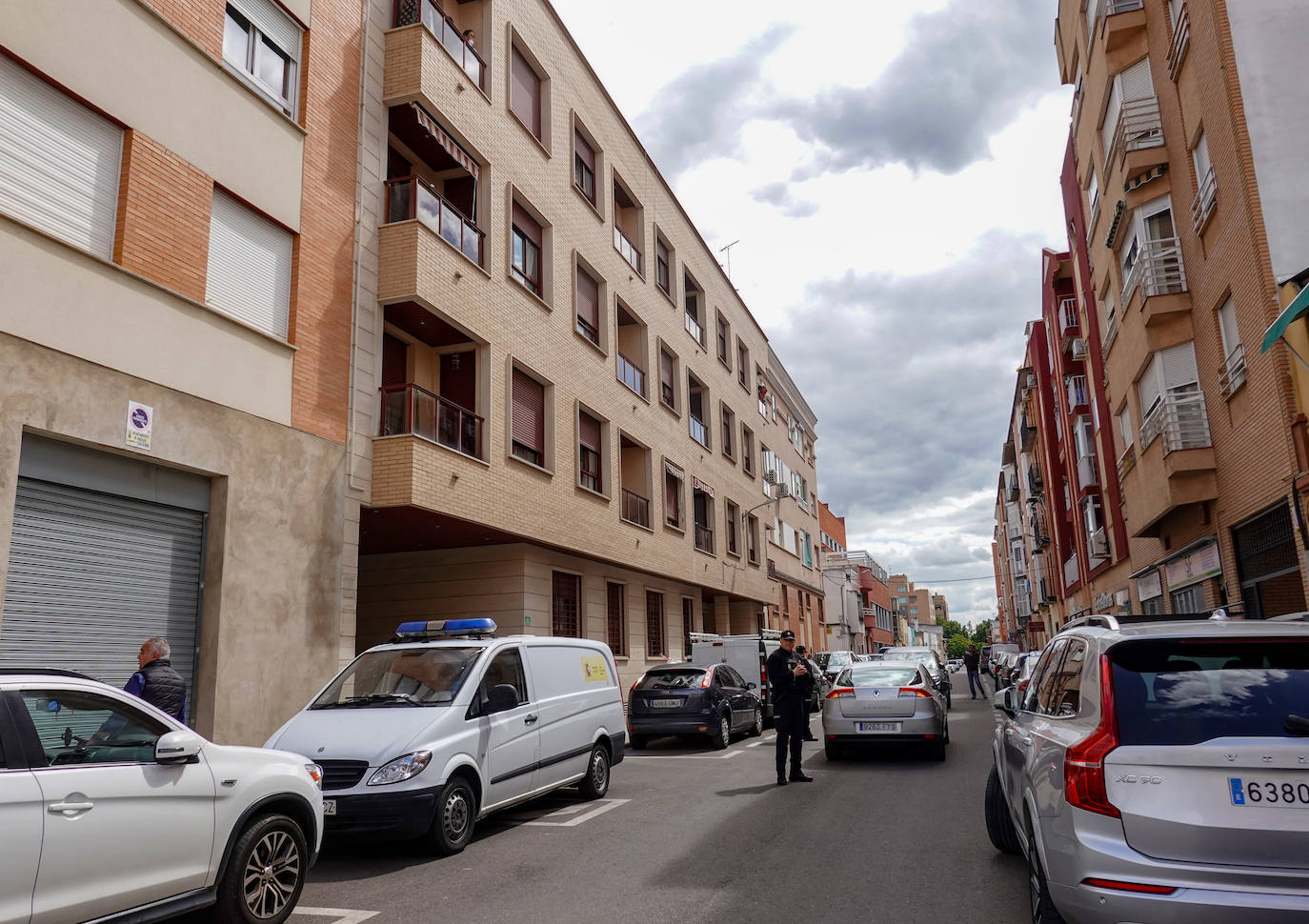 Consternación en la calle del matricidio en Badajoz