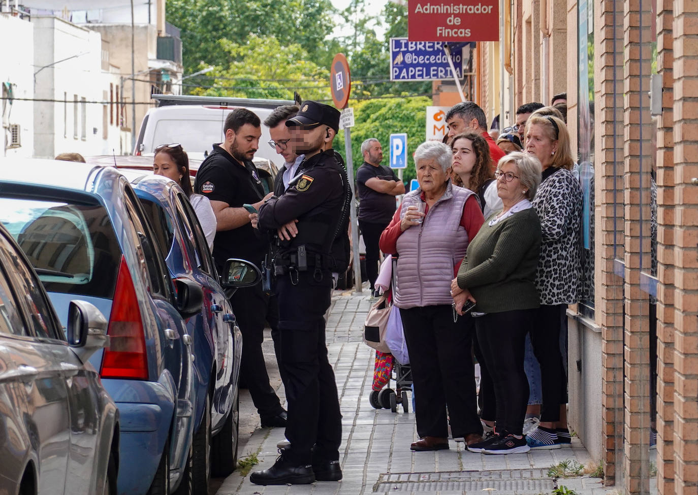 Consternación en la calle del matricidio en Badajoz