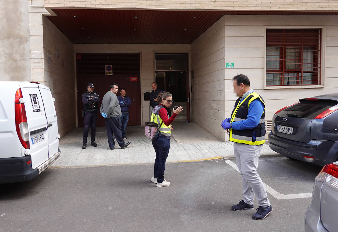 Consternación en la calle del matricidio en Badajoz