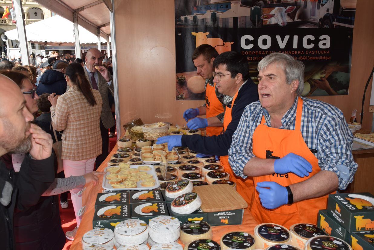 Las mejores imágenes de la Feria del Queso de Trujillo