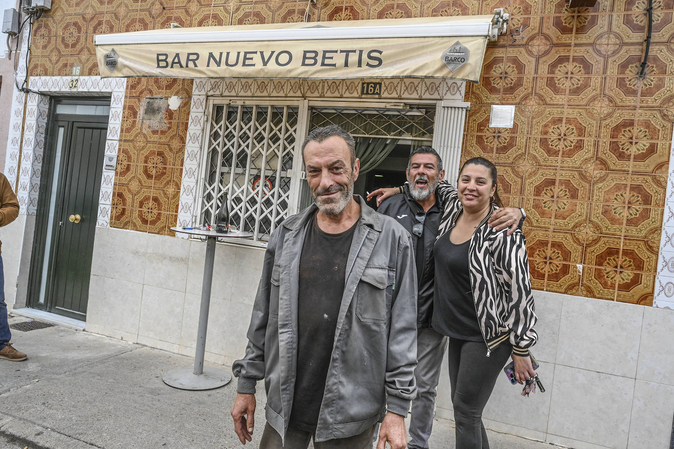 Júbilo en el bar Nuevo Betis por el premio de la ONCE