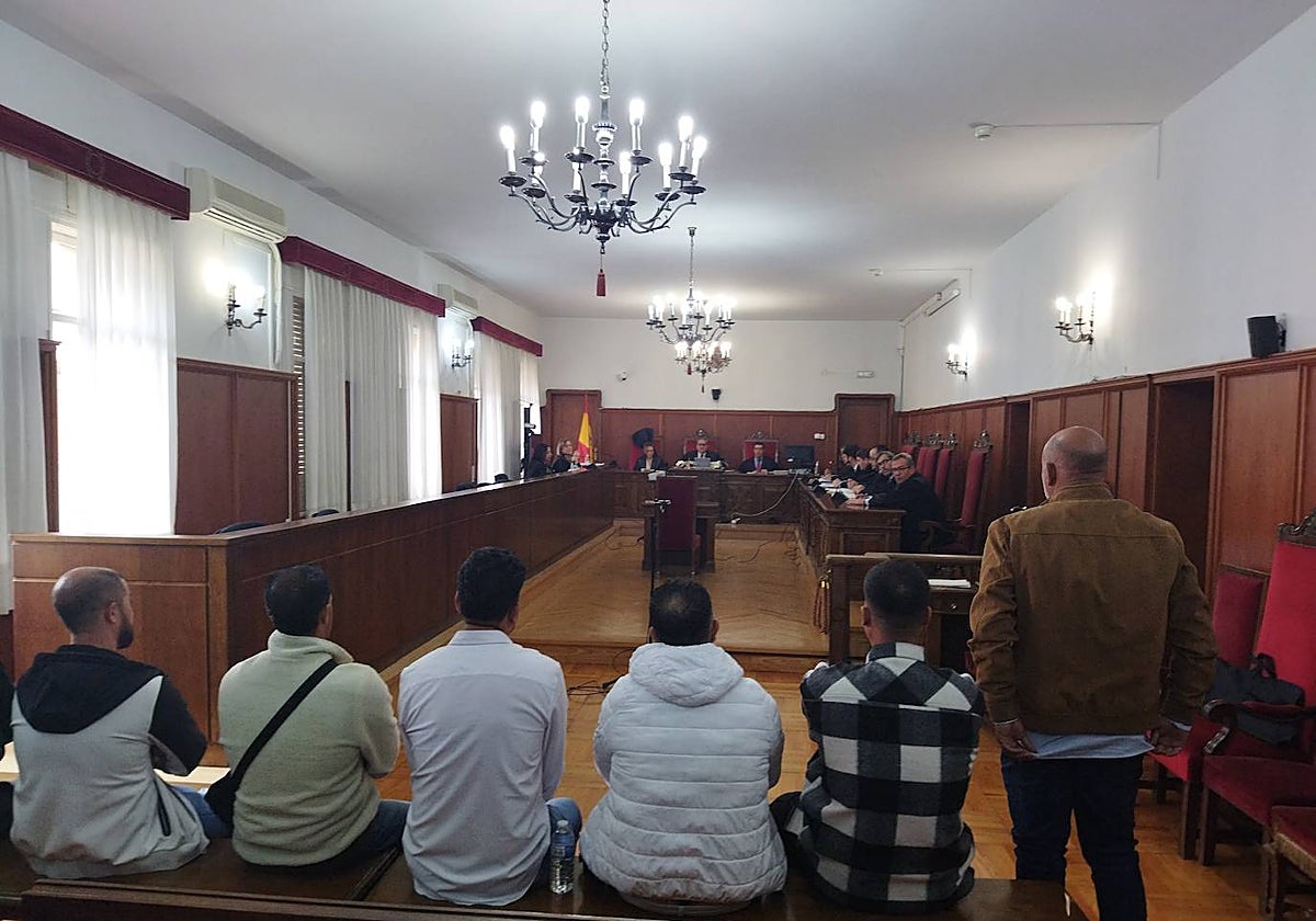 Los cabecillas de la organización y el encargado de colocar los artículos en el mercado.