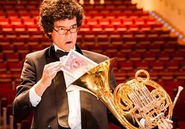 La OEx y Quiquemago fusionan música y magia