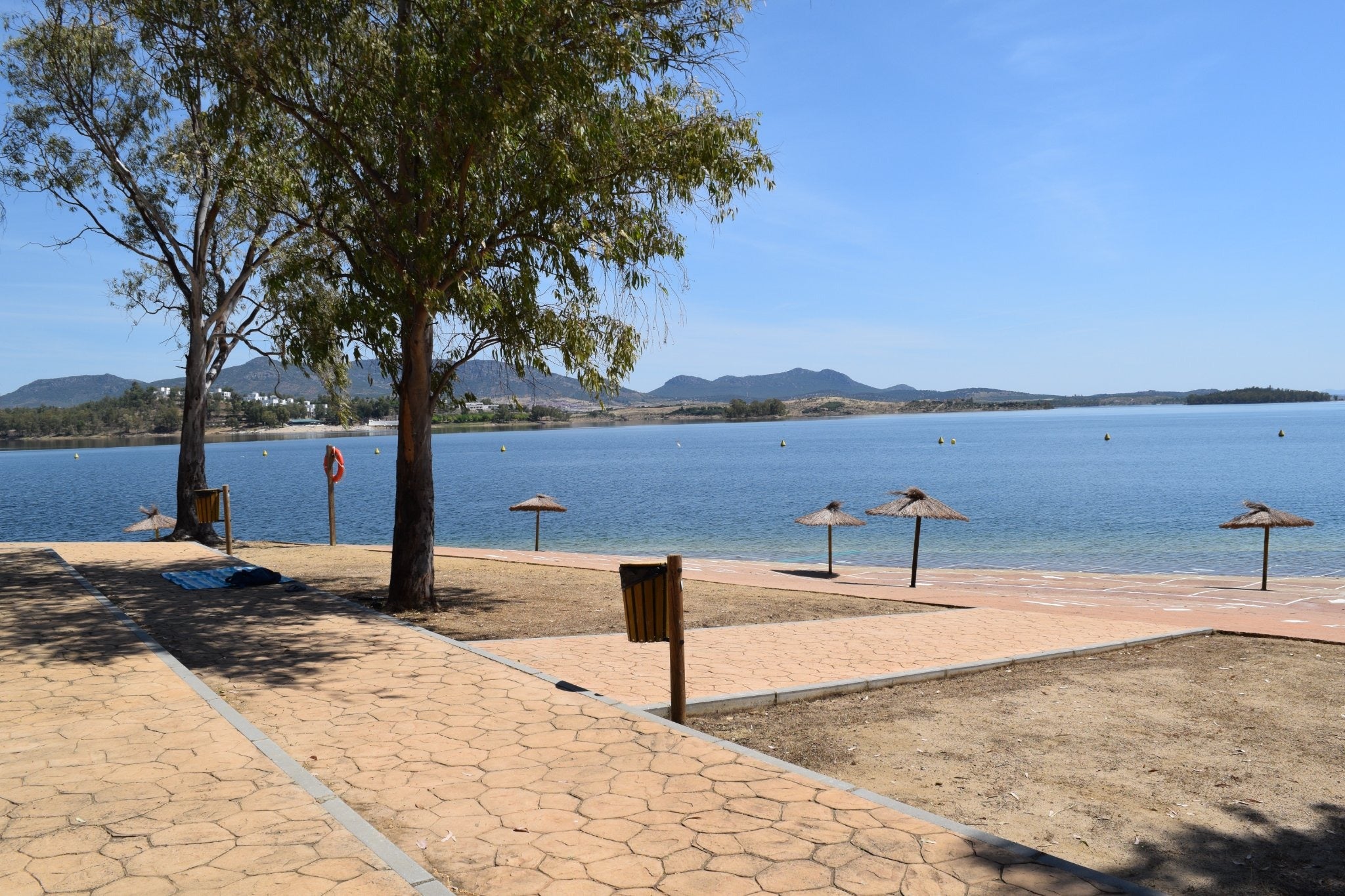 Playa de Campanario, situada en el embalse de Orellana. 