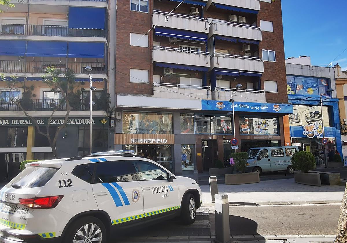 Herida muy grave una joven de 24 años tras caer desde un tercer piso en ...