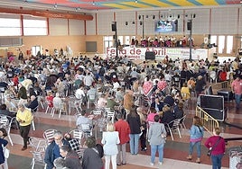Los campanarienses disfrutaron de su Feria de Abril como nunca. La bienvenida a su patrona, la Virgen de Piedraescrita, dio el pistoletazo de salida a cinco días repletos de actividades y actuaciones musicales