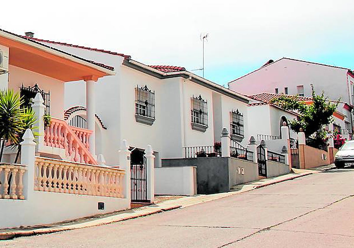 La casa de Chavero en la esquina y tres números más allá, la de la familia de Eugenio.