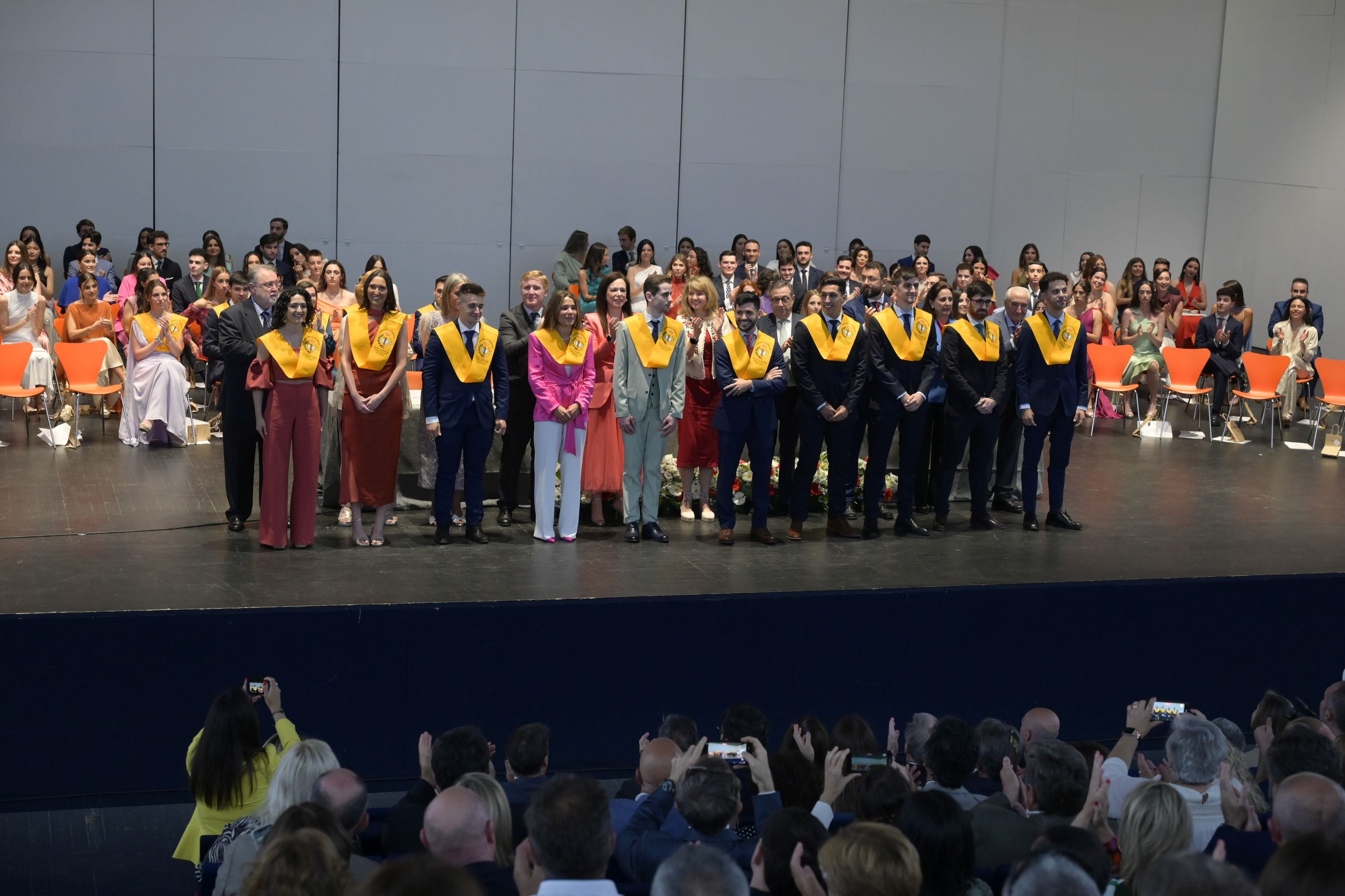 Búscate en el acto de graduación del Grado en Medicina