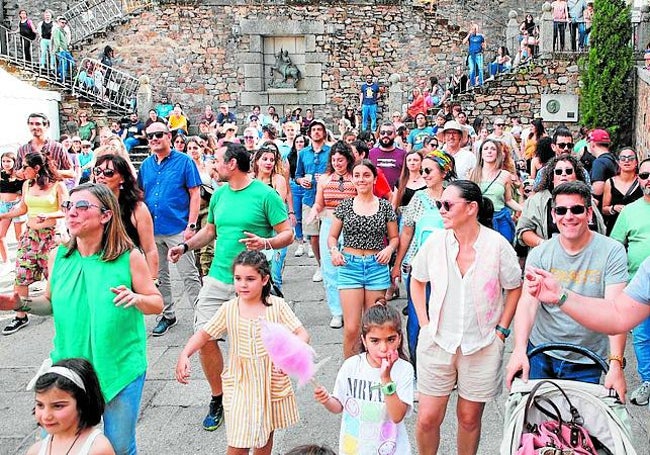 Público participante en los talleres en San Jorge.